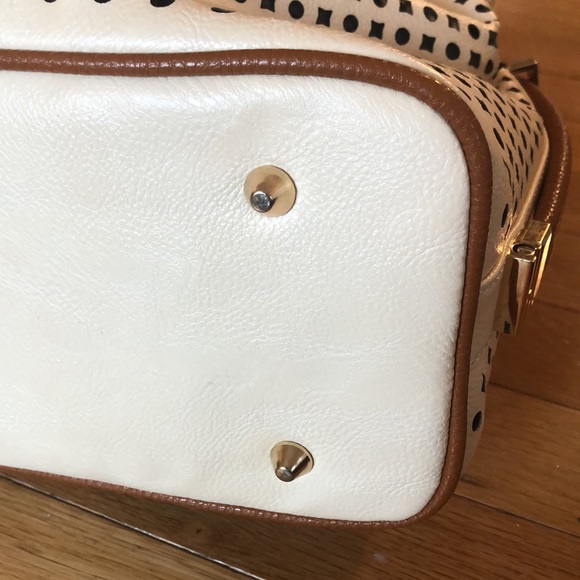 Samoe Style Convertible Handle Bucket Bag - Picture 5 of 11